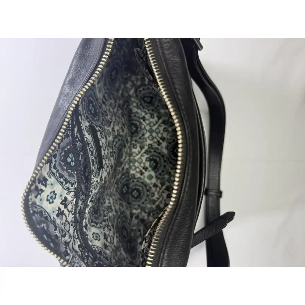 Vera Bradley Black Shoulder Bag Zip Top Quilted Stitching Lined Pockets